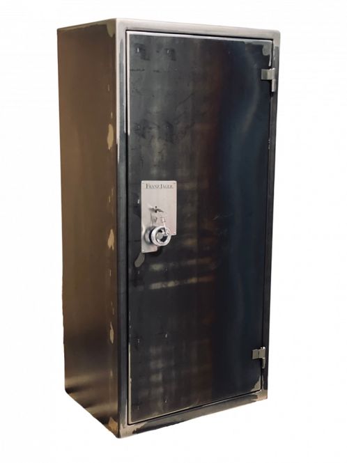 Huvudbild Franz Jäger Våpenskap 12/24 Key Excl Raw 2026